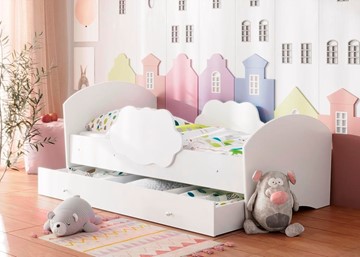 Детская кровать с бортиками Тучка с ящиком, корпус Белый, фасад Белый в Астрахани