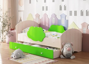 Детская кровать с бортиками Тучка с ящиком, корпус Дуб млечный, фасад Лайм в Астрахани